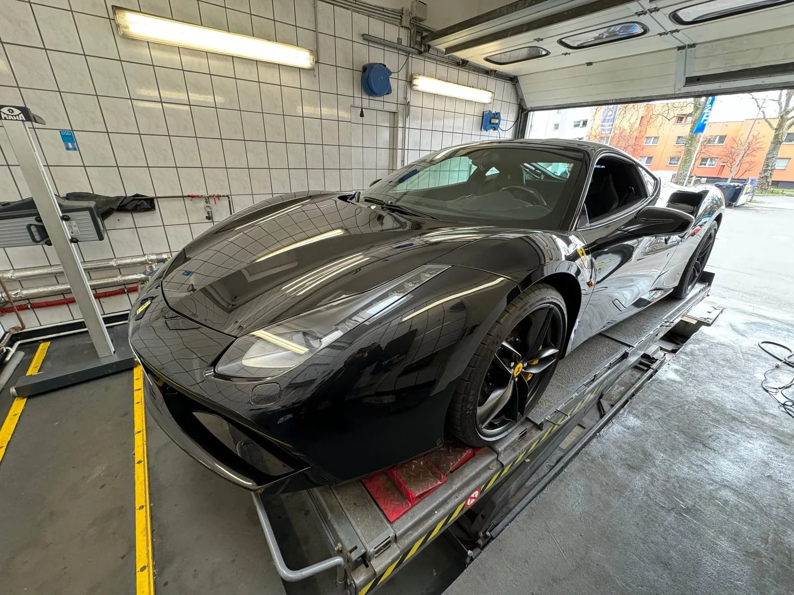 Lamborghini Urus auf der Prüfstelle Kaya